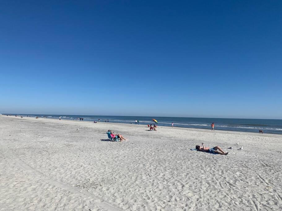 Sunnydaze-Steps To The Ocean King Bed, Free Bikes! Apartment Hilton Head Island Exterior photo