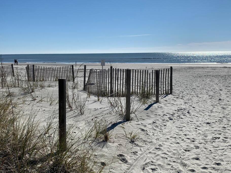 Sunnydaze-Steps To The Ocean King Bed, Free Bikes! Apartment Hilton Head Island Exterior photo