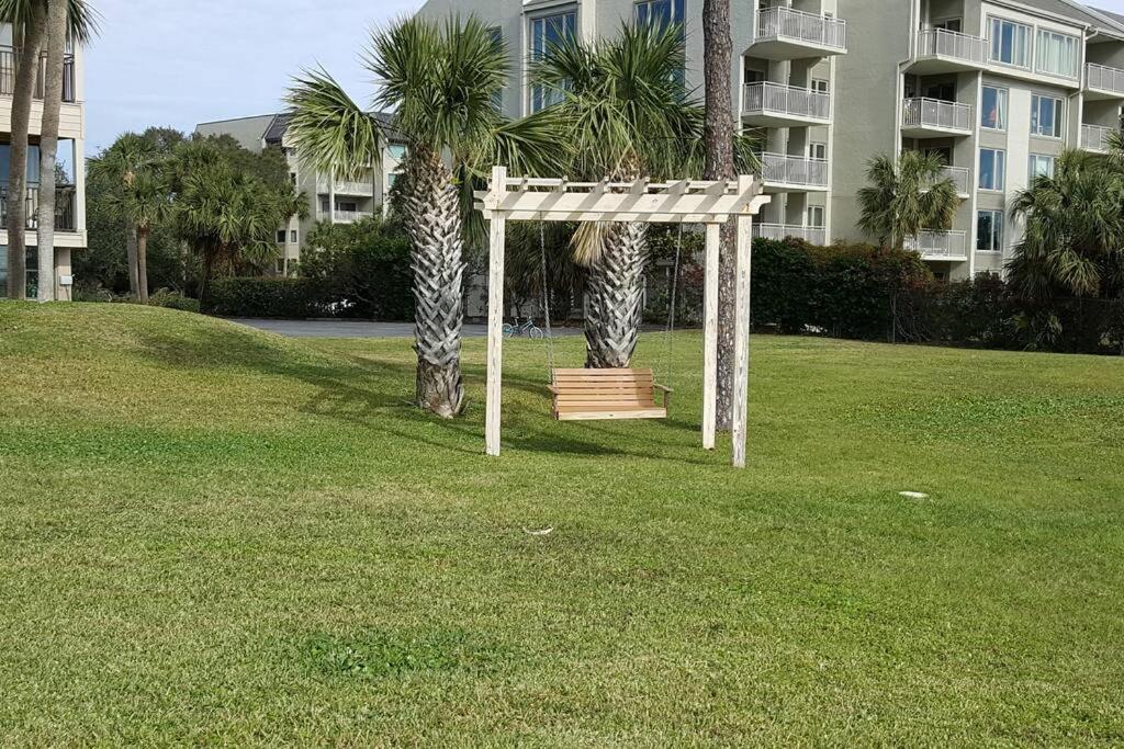 Sunnydaze-Steps To The Ocean King Bed, Free Bikes! Apartment Hilton Head Island Exterior photo